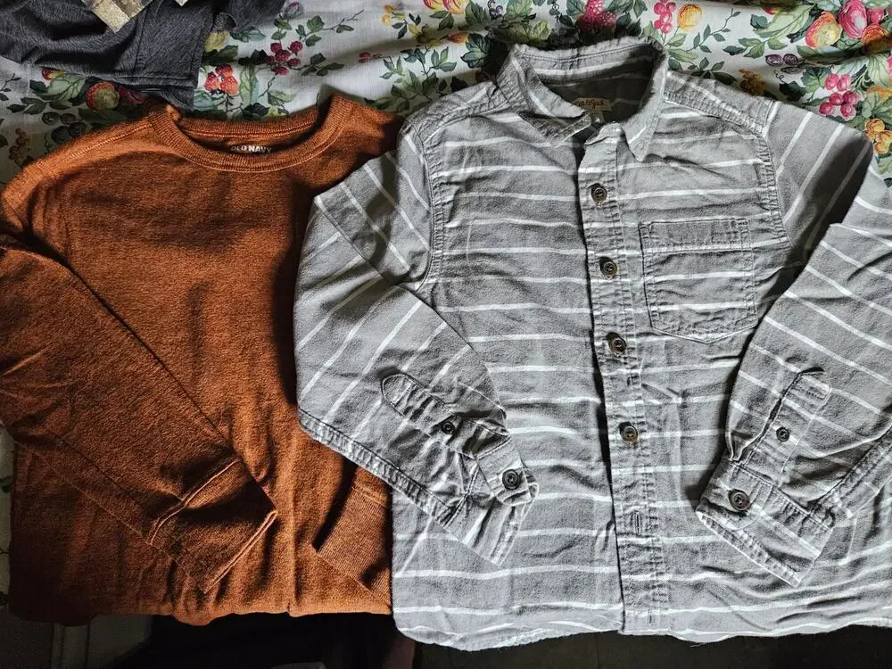 Boys Shirt Lot Size 6/7 Old Navy Long Sleeve Thermal & Cat & Jack Button Down